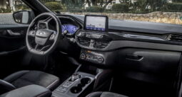 Ford Kuga ST-Line pieno