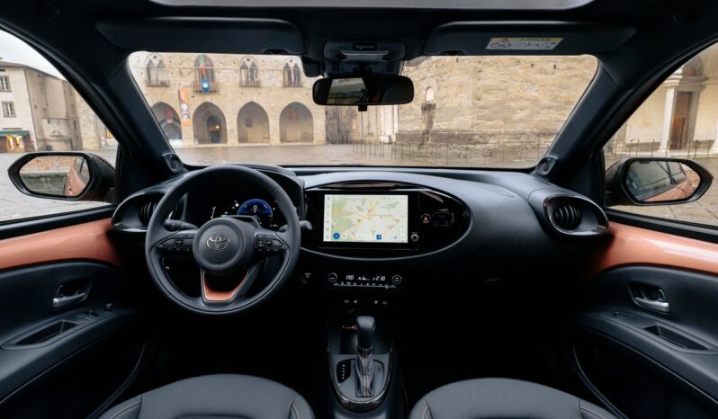 TOYOTA AYGO X pieno